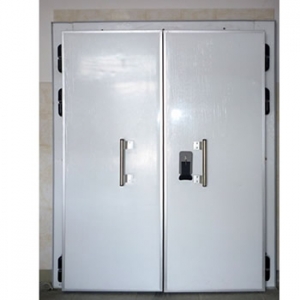 Распашные двустворчатые двери для холодильных камер и складов торговой марки «Север»